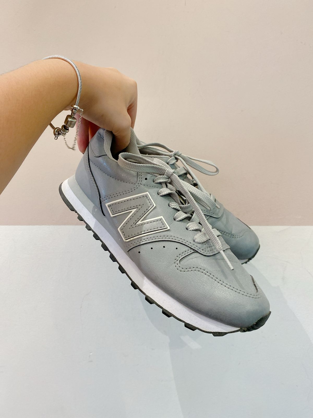 Tênis prata new balance 500 36 - Imagem 4