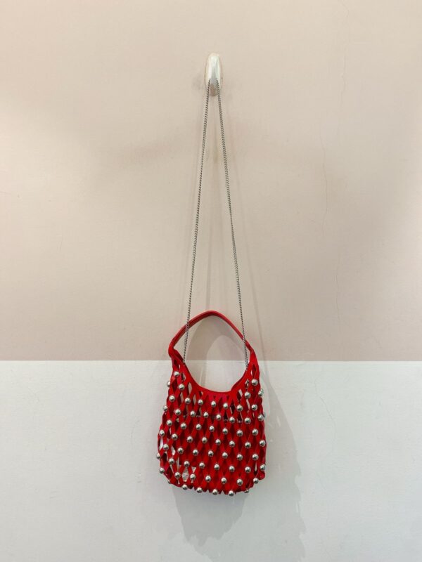 Bolsinha vermelha tachas Zara