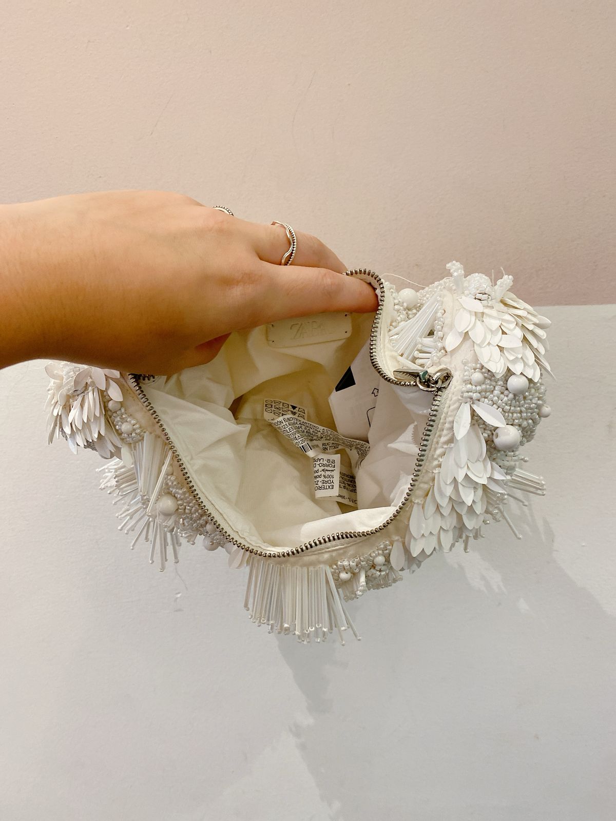 Bolsa miçangas branca Zara - Imagem 4