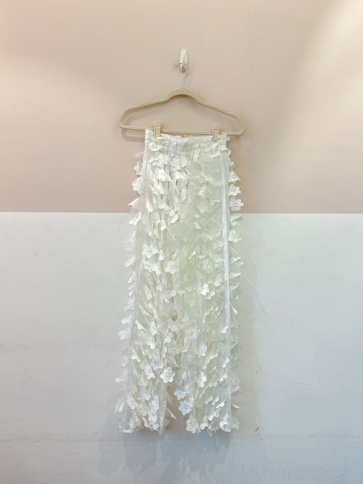 Calça branca aplicações Só Biquínis P - Imagem 2