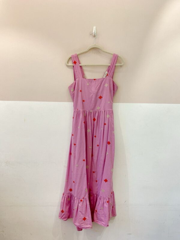 Vestido midi rosa bordado Jacobina M