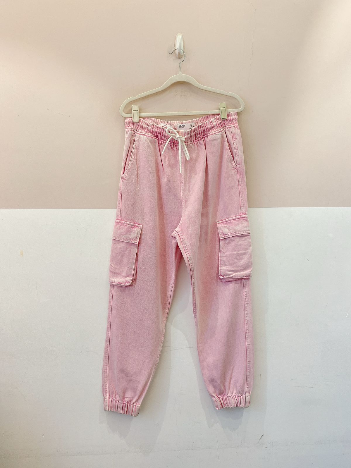 Calça jogger sarja rosa bolsos Bershka G - Imagem 2