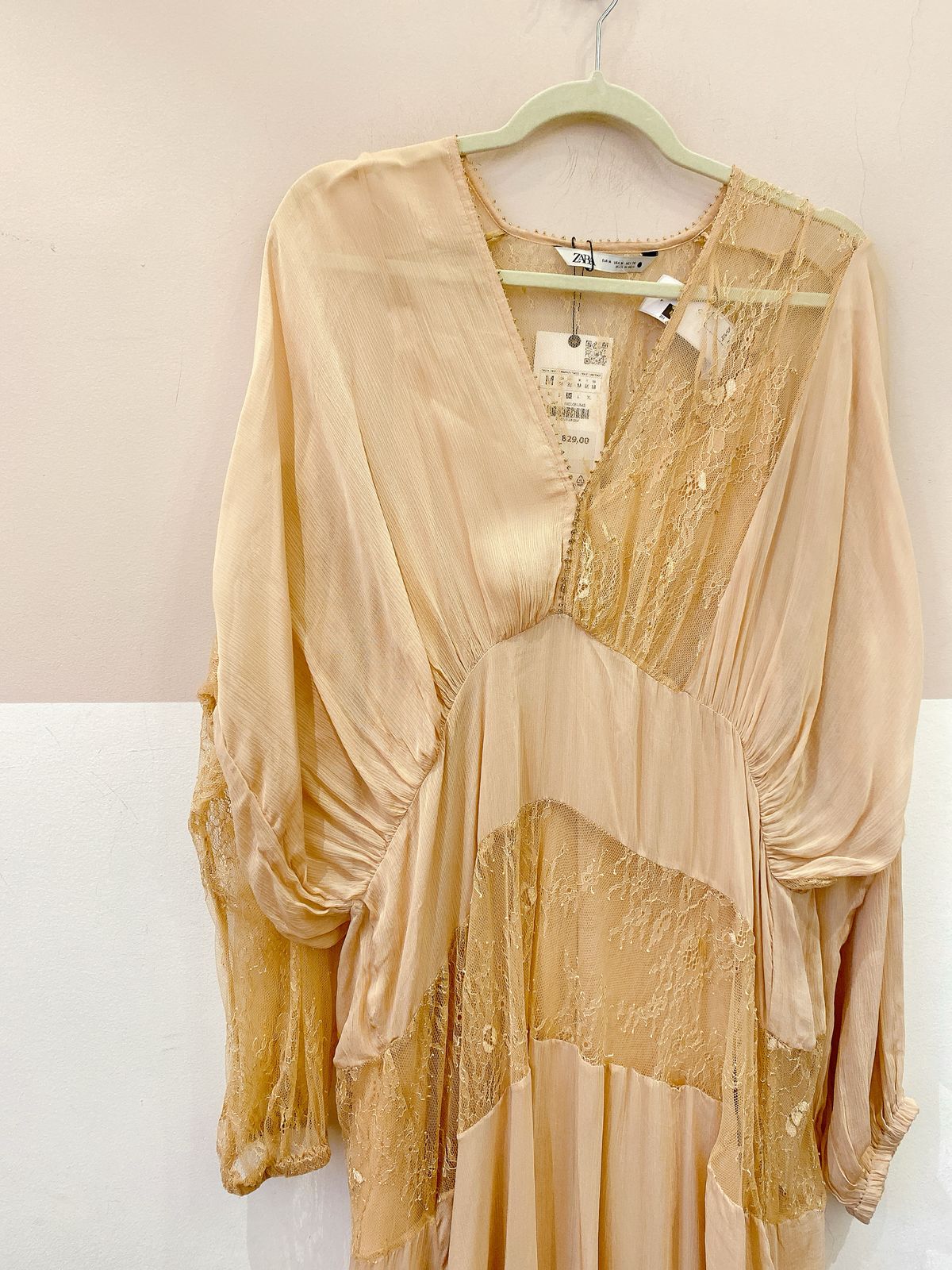 Vestido longo bege renda Zara M - Imagem 4