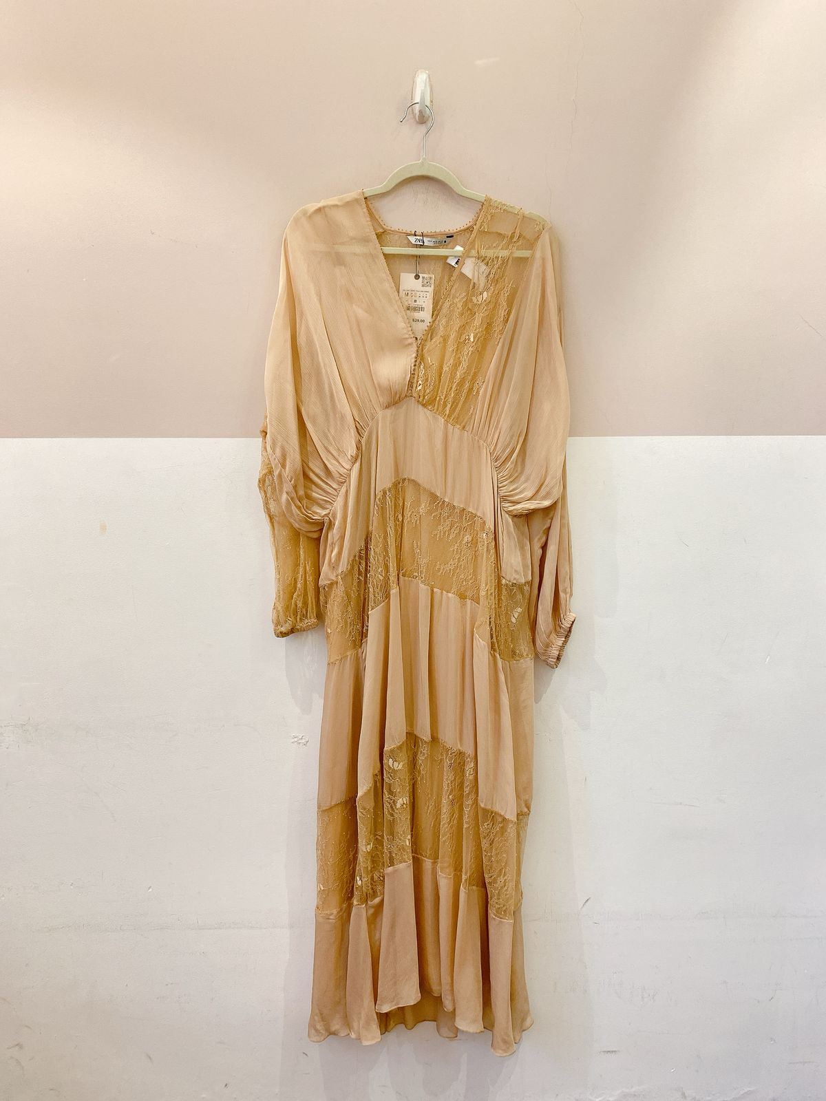 Vestido longo bege renda Zara M - Imagem 2