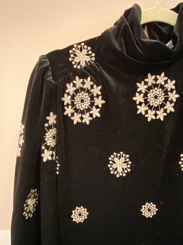 Vestido curto veludo bordado Zara P - Imagem 3