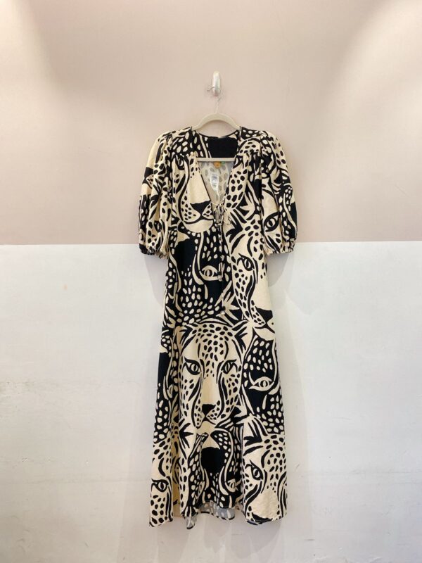 Vestido midi p&b estampado Farm P