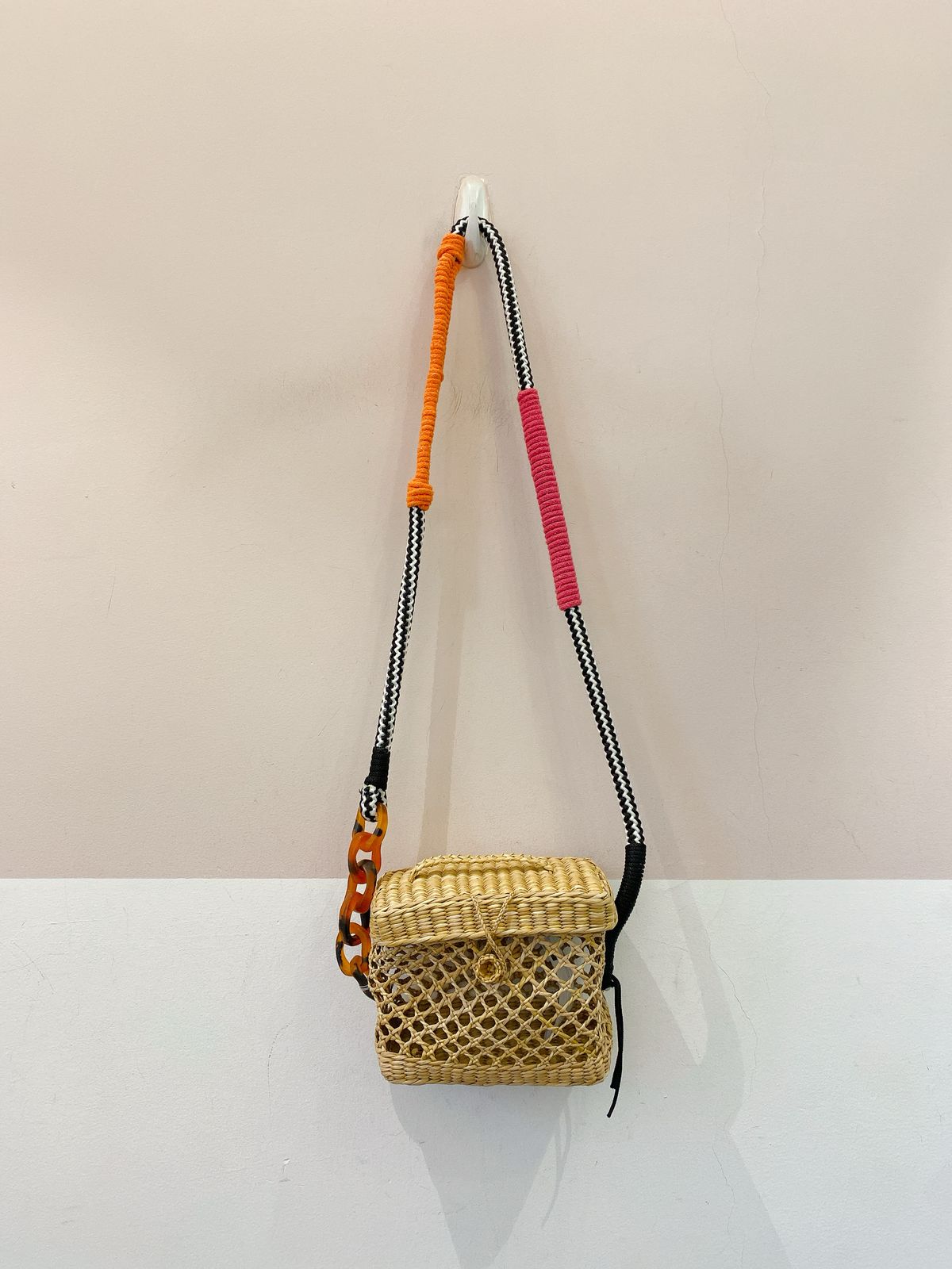 Bolsa palha alça colorida Nannacay - Imagem 2