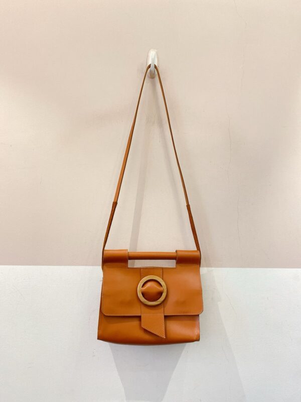 Bolsinha caramelo fivela Maria Filó