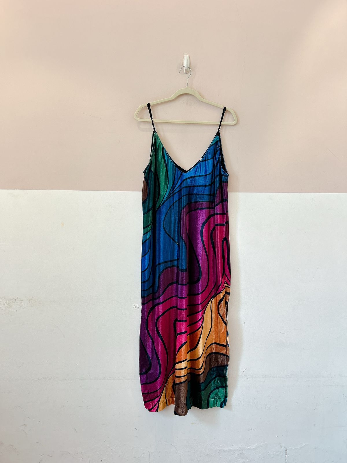 Vestido midi veludo onda Farm G - Imagem 2