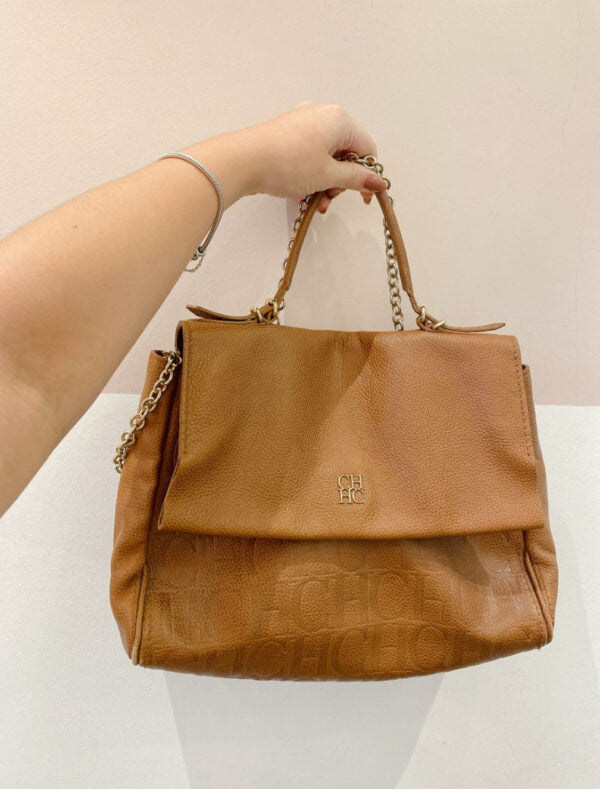 Bolsa caramelo alça corrente Carolina Herrera